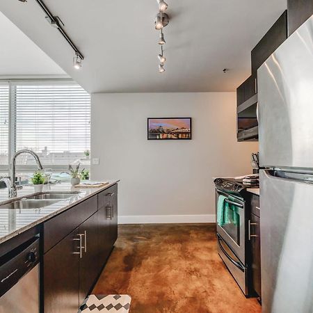Upscale 2Br Condo - King Bed - Stunning Views Calgary Exterior photo