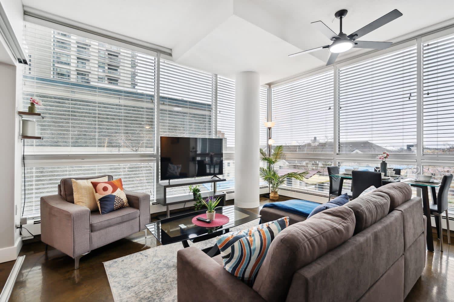 Upscale 2Br Condo - King Bed - Stunning Views Calgary Exterior photo