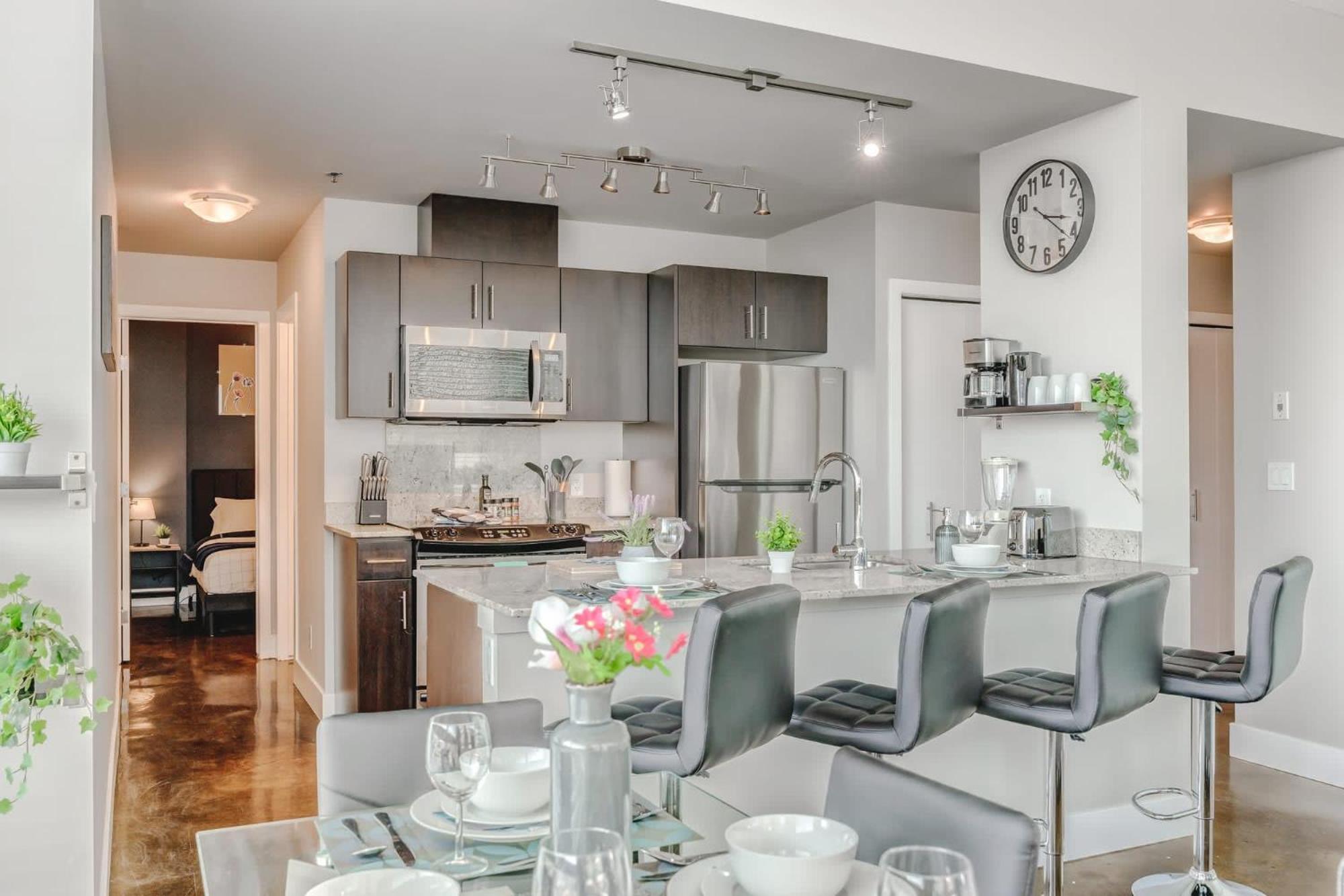 Upscale 2Br Condo - King Bed - Stunning Views Calgary Exterior photo