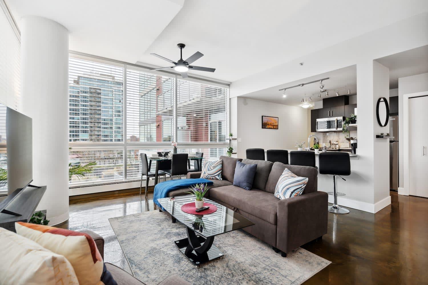 Upscale 2Br Condo - King Bed - Stunning Views Calgary Exterior photo