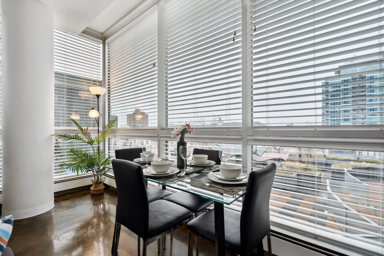 Upscale 2Br Condo - King Bed - Stunning Views Calgary Exterior photo
