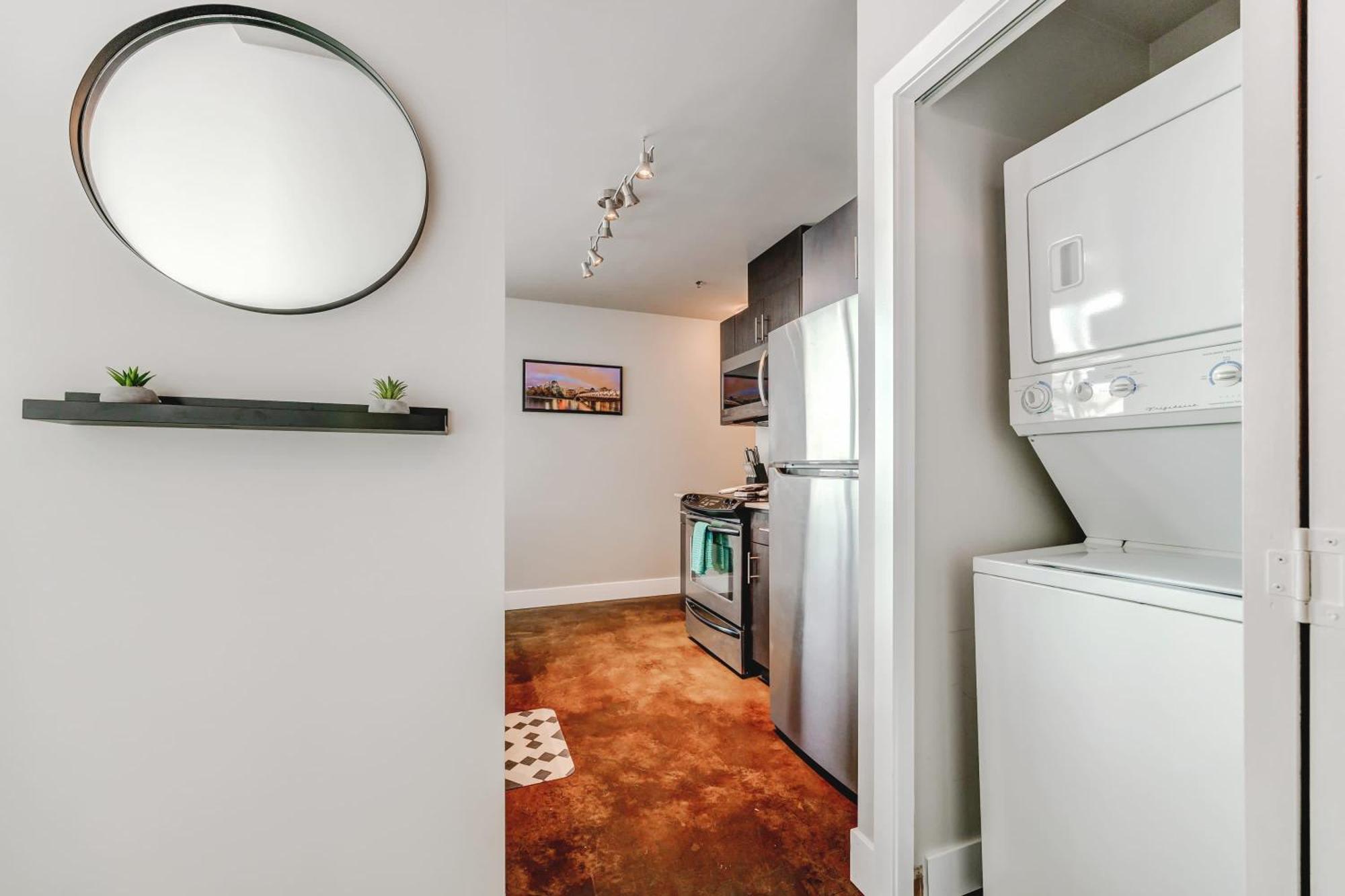 Upscale 2Br Condo - King Bed - Stunning Views Calgary Exterior photo
